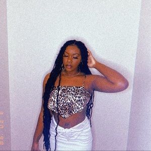 Meet your Posher, Simone